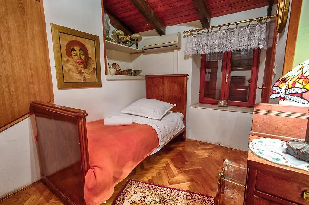 Royal Antique Apartment Split
