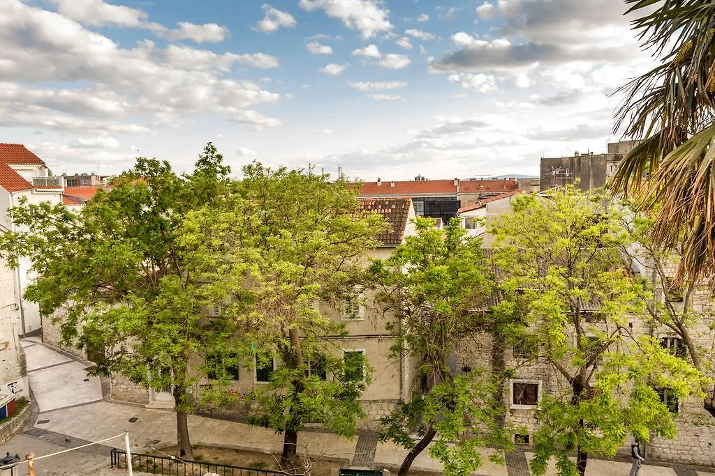 Royal Antique Apartment Split