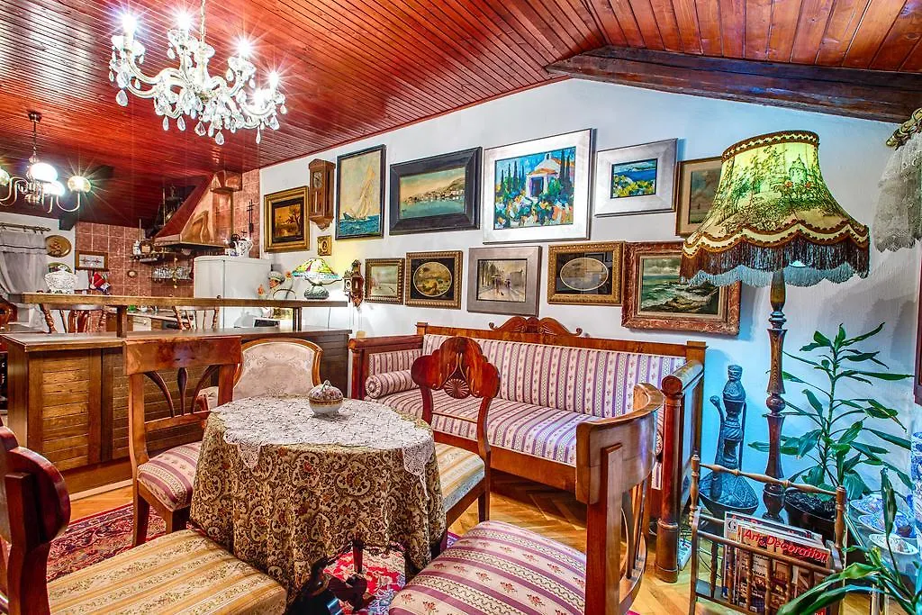 Royal Antique Apartment Split 0*,  Croacia