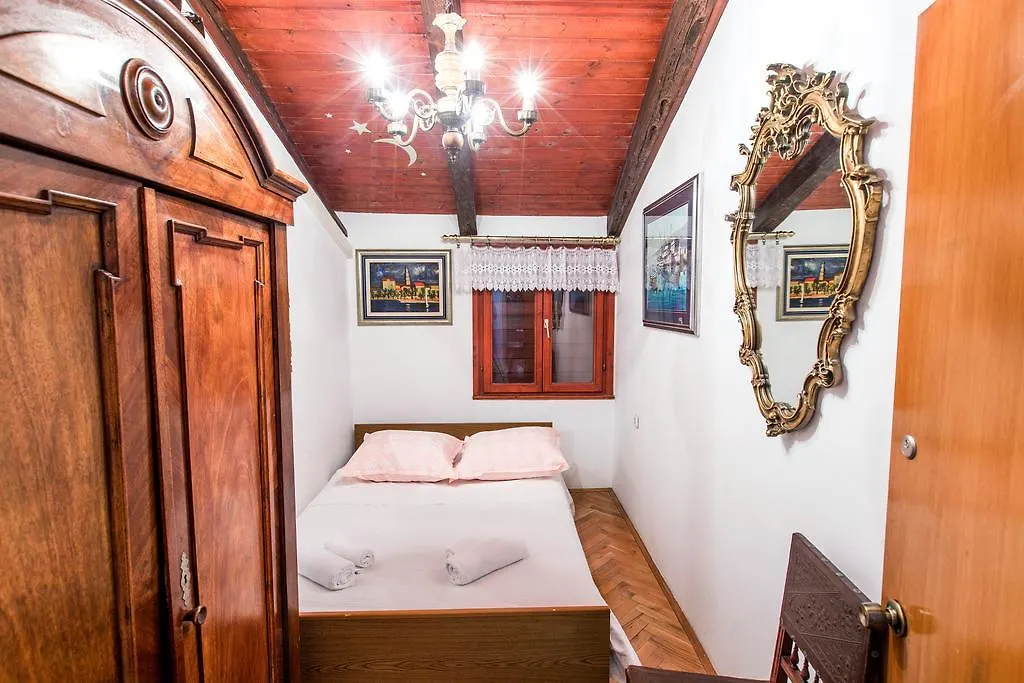 Royal Antique Apartment Split Croacia